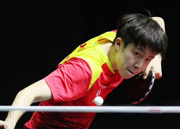 果断地将球 果断地将球